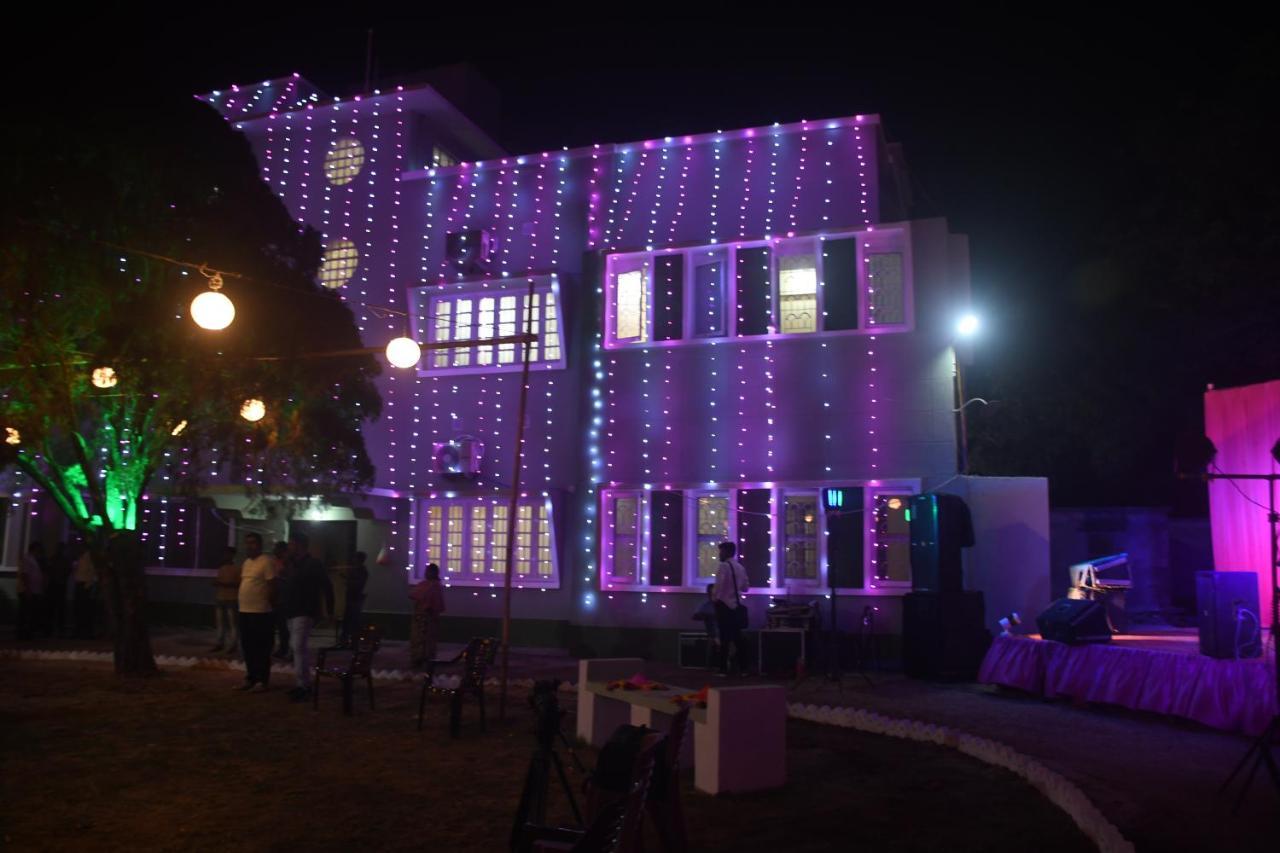 Jhargram Eshani Hotels And Guest House Exterior photo